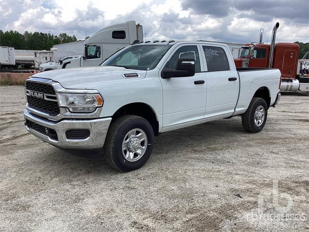 RAM 2500 Пикапи