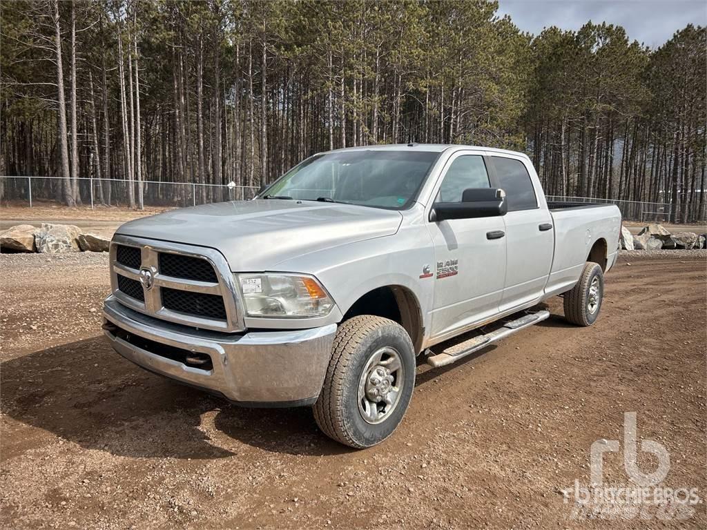 RAM 2500 Пикапи