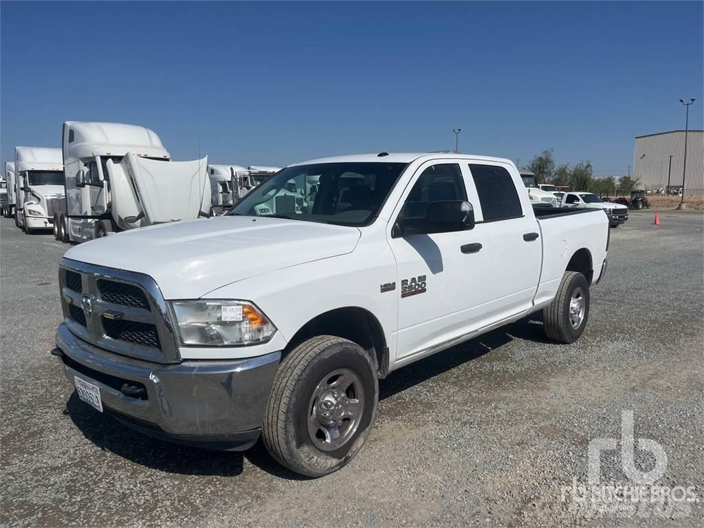 RAM 2500 Пикапи
