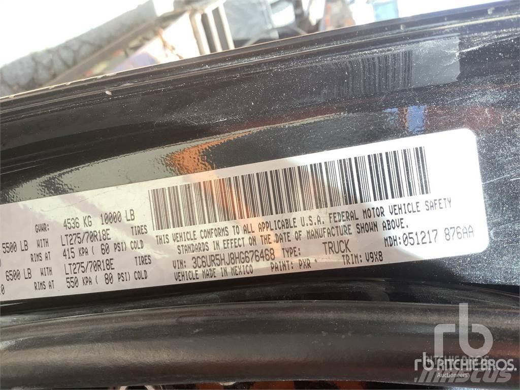 RAM 2500 Пикапи