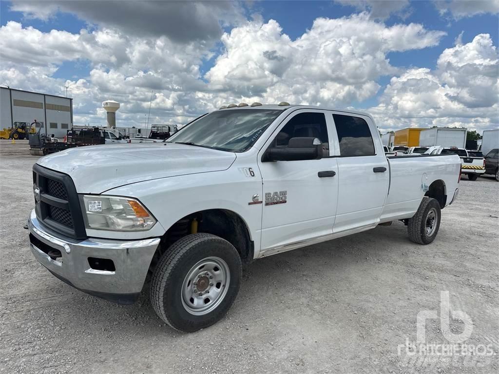 RAM 2500 Пикапи