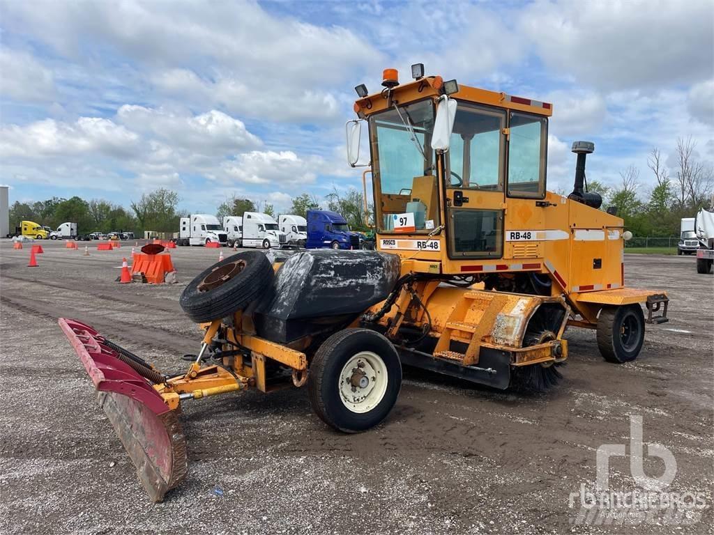 Rosco 4850 Машини за почистване на закрито

