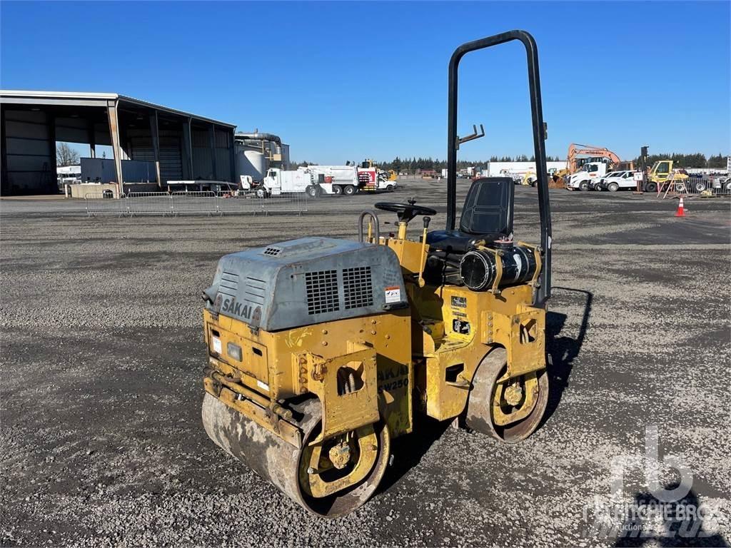 Sakai SW250 Двойни барабанни ролки

