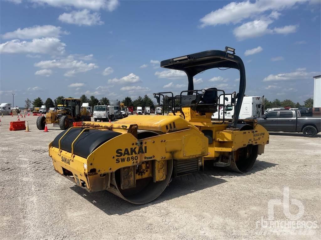 Sakai SW880 Двойни барабанни ролки

