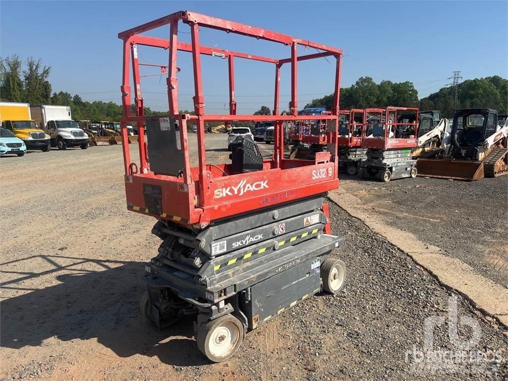 SkyJack SJ3219 Ножични работни платформи