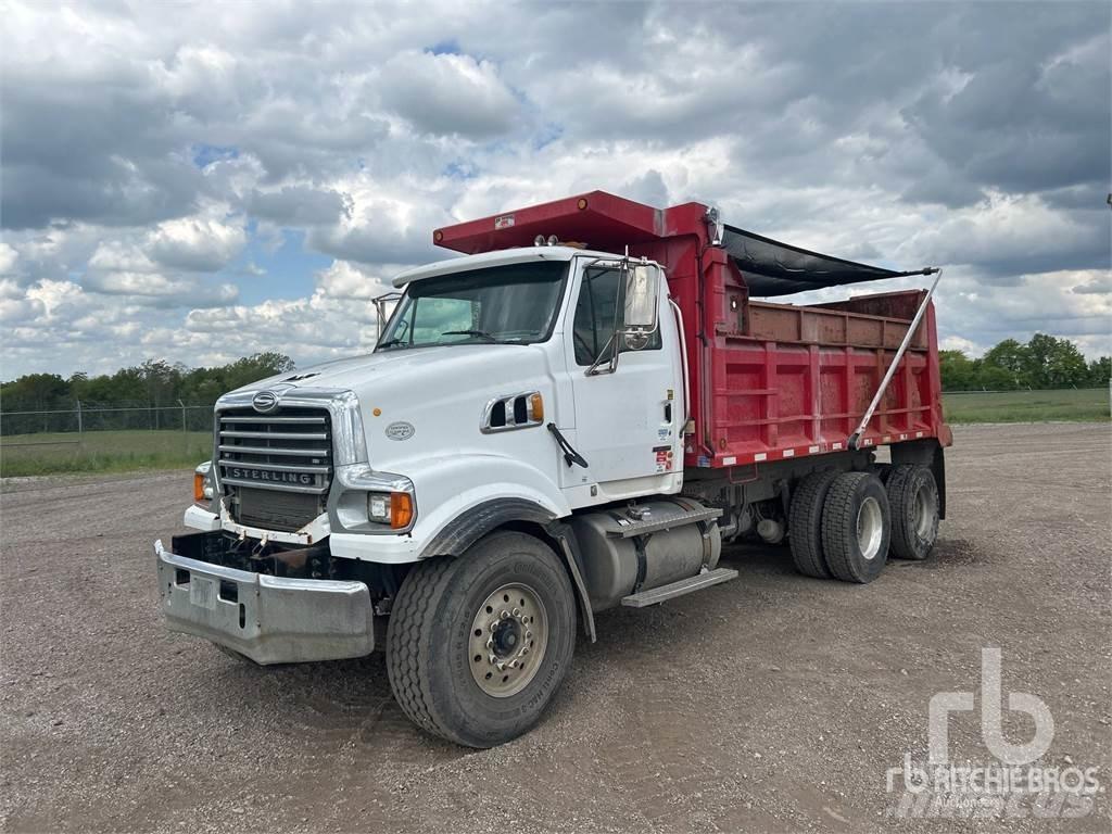 Sterling LT8500 Самосвал