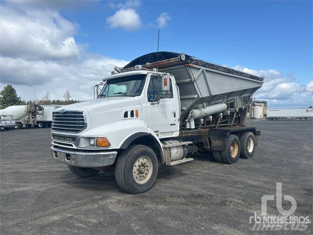 Sterling LT8500 Самосвал