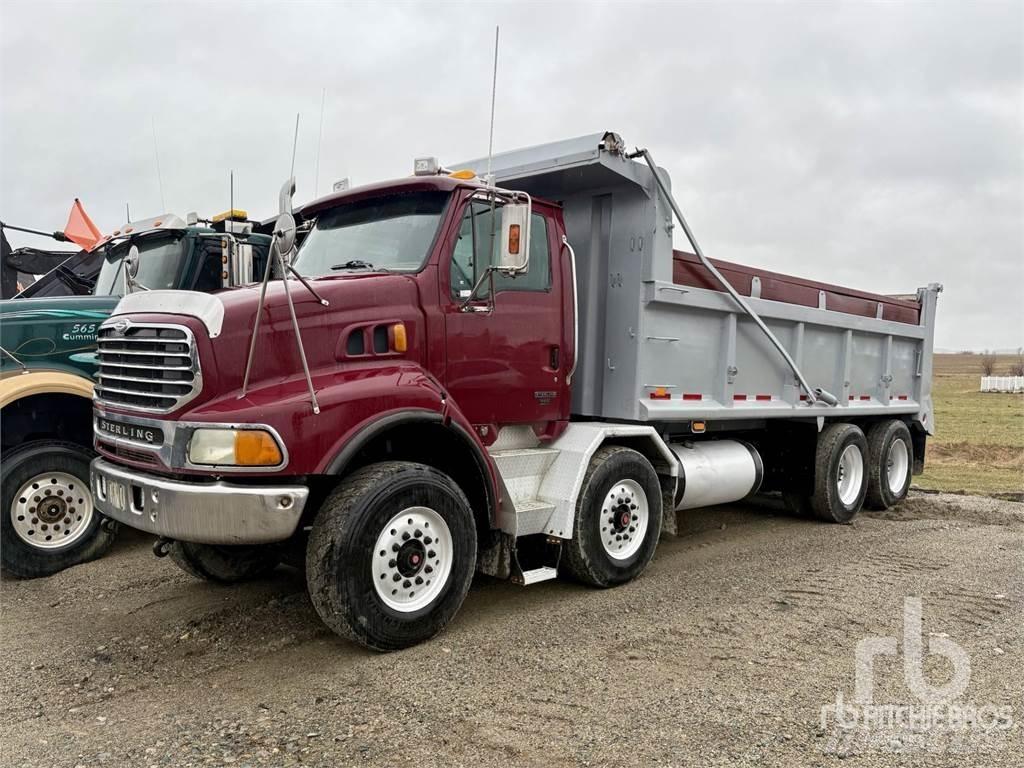 Sterling LT9513 Самосвал