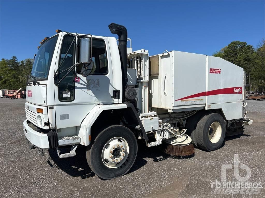 Sterling SC8000 Камиони за почистване
