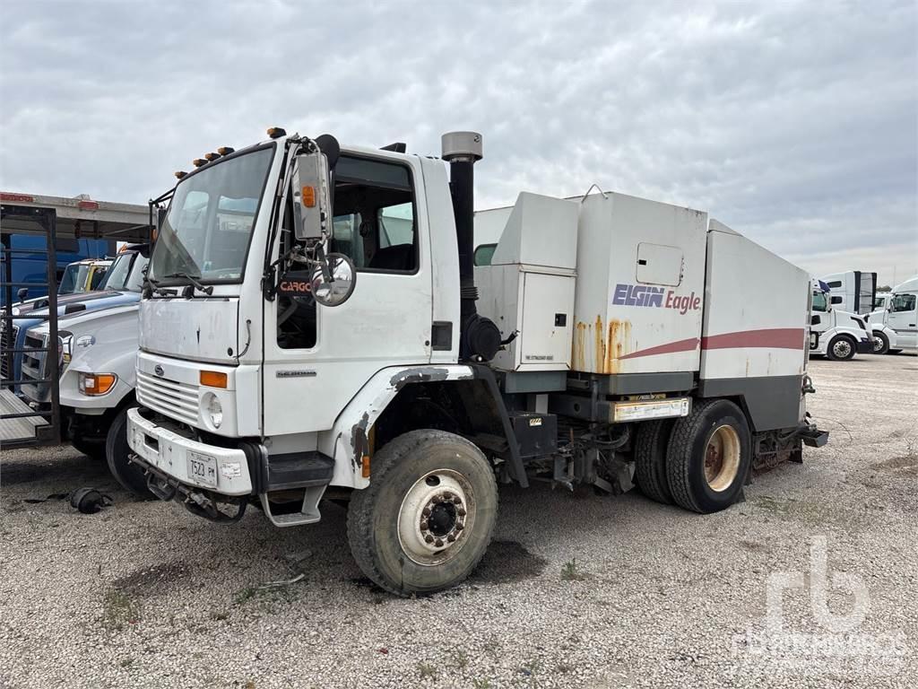 Sterling SC8000 Камиони за почистване