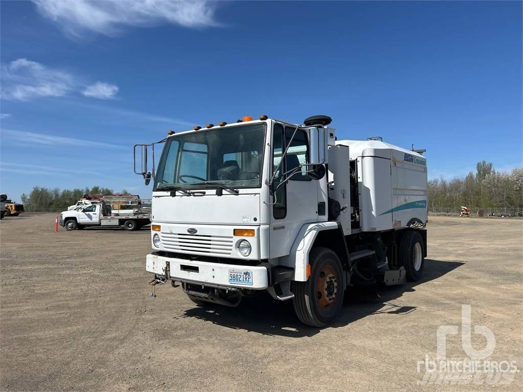 Sterling SC8000 Камиони за почистване