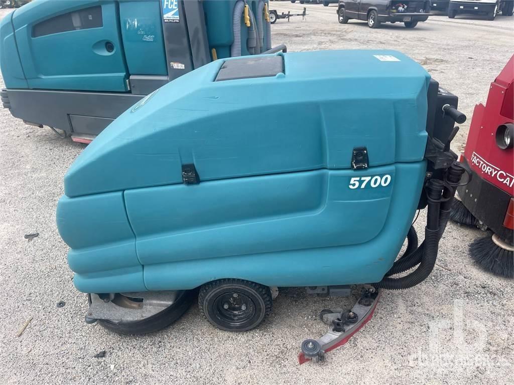 Tennant 5700 Автоматични метачки с четки