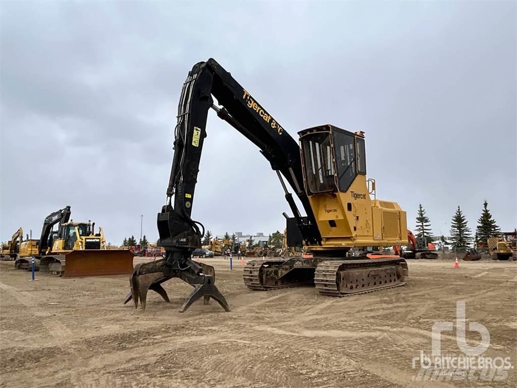 Tigercat 880 Товарачи с наклонена стрела
