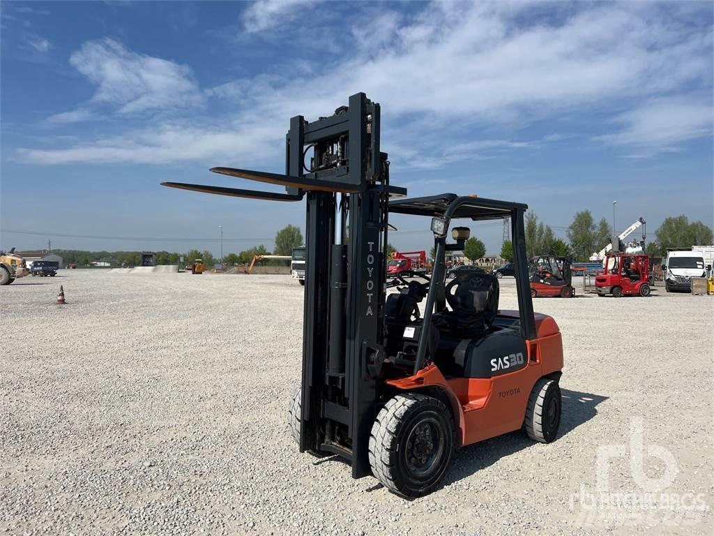 Toyota 027FDF30 Дизелови камиони