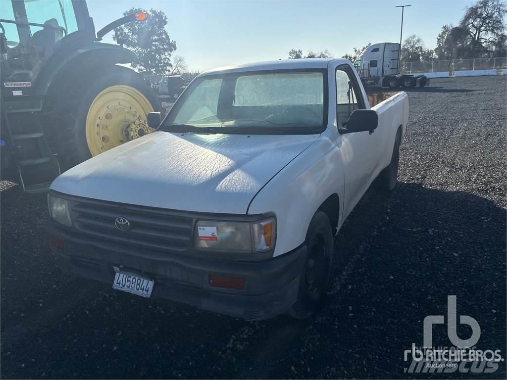 Toyota T100 Пикапи