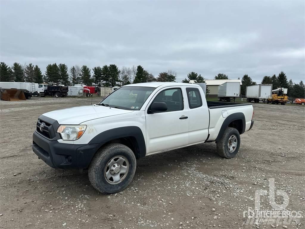 Toyota TACOMA Пикапи