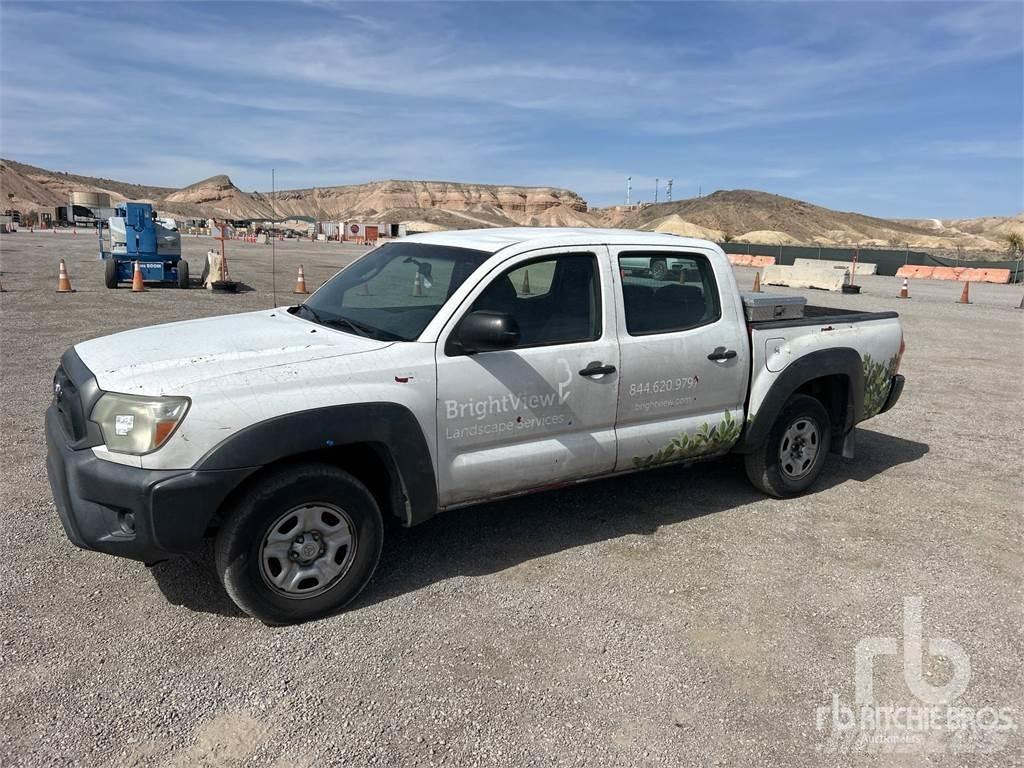 Toyota TACOMA Пикапи