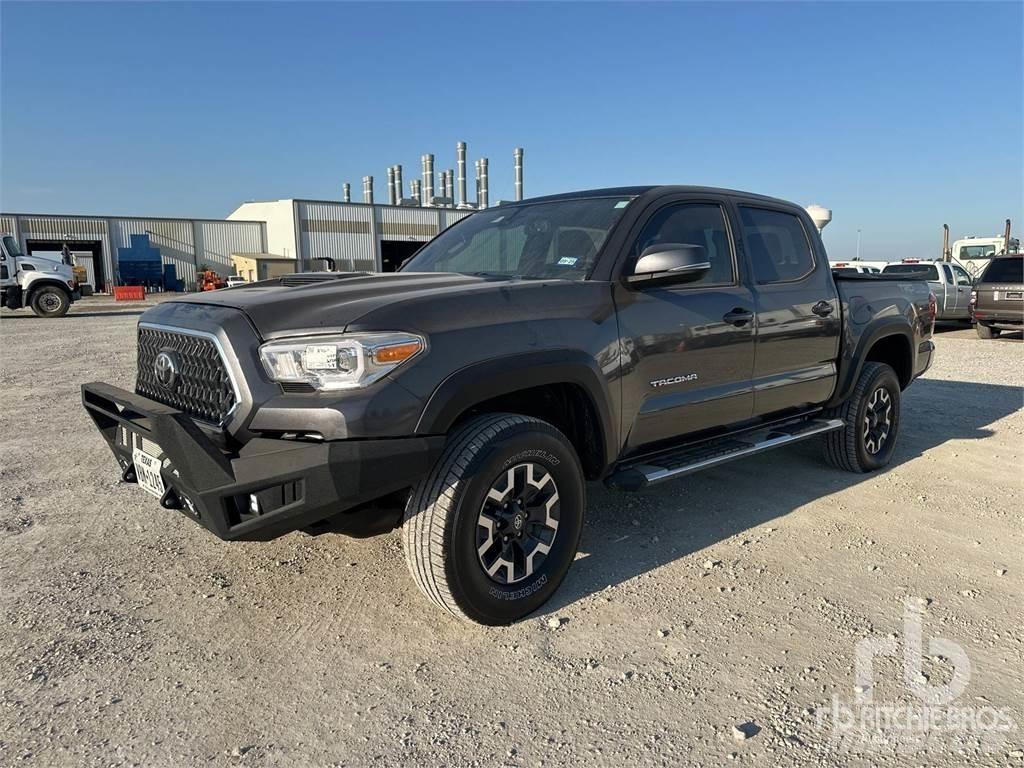 Toyota TACOMA Пикапи
