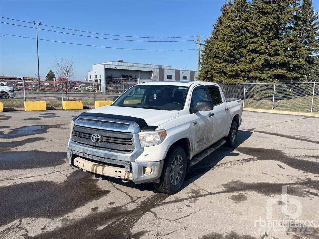 Toyota TUNDRA Пикапи