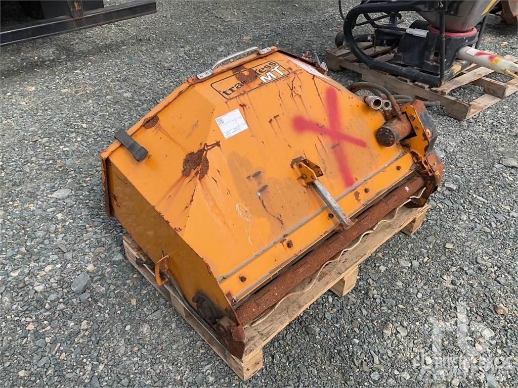 Trackless FMS Разстилачки на пясък и сол