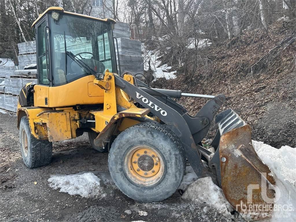 Volvo L30B Колесни товарачи