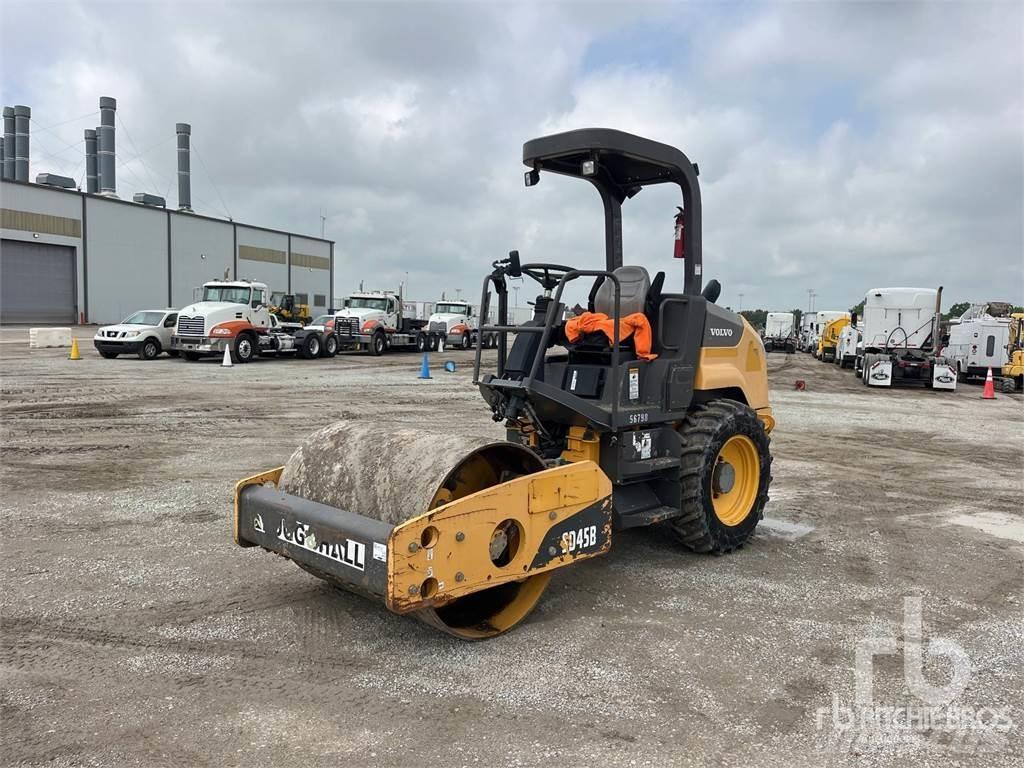 Volvo SD45B Двойни барабанни ролки

