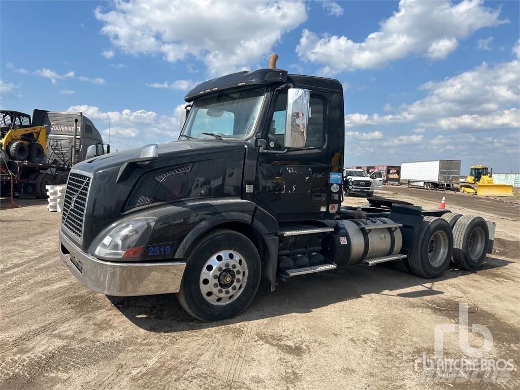 Volvo VNL300 Влекачи