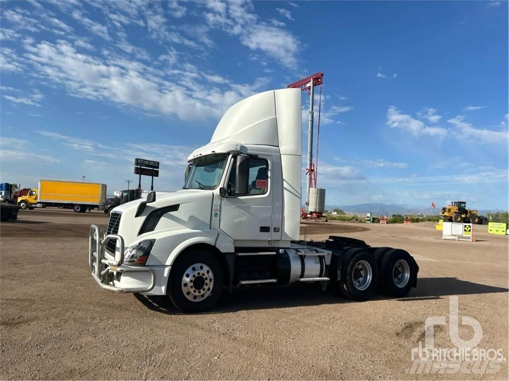 Volvo VNL300 Влекачи