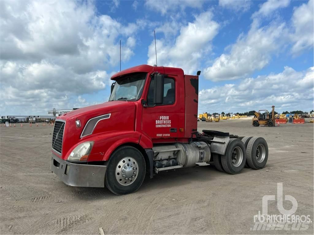 Volvo VNL300 Влекачи
