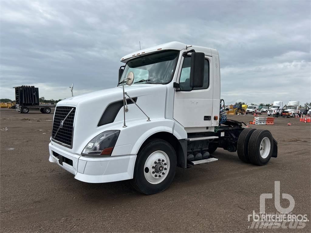 Volvo VNL300 Влекачи