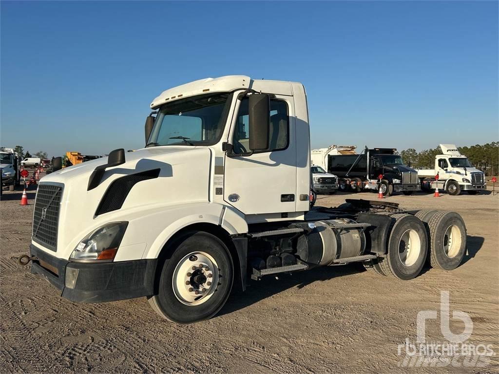 Volvo VNL300 Влекачи