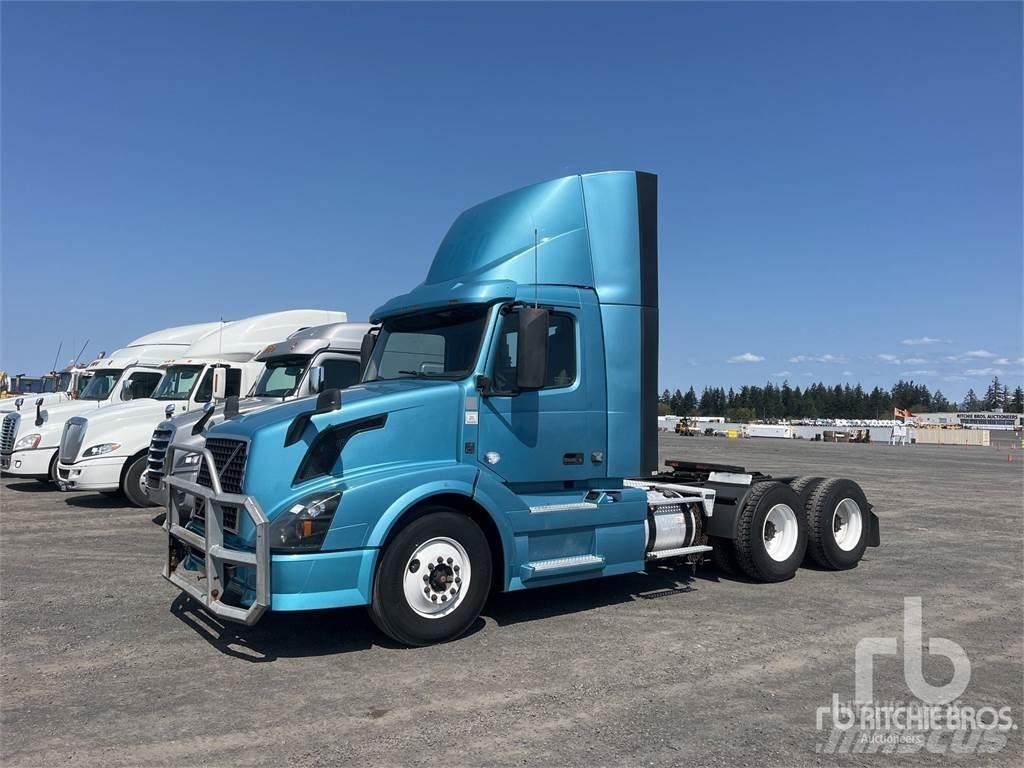 Volvo VNL300 Влекачи
