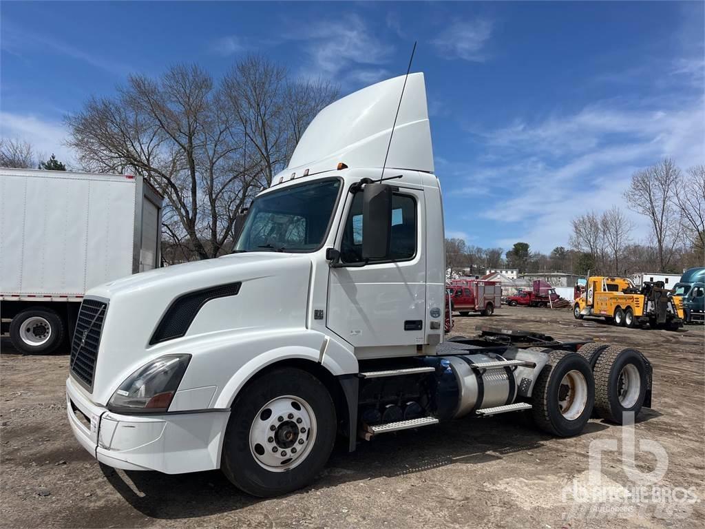 Volvo VNL300 Влекачи