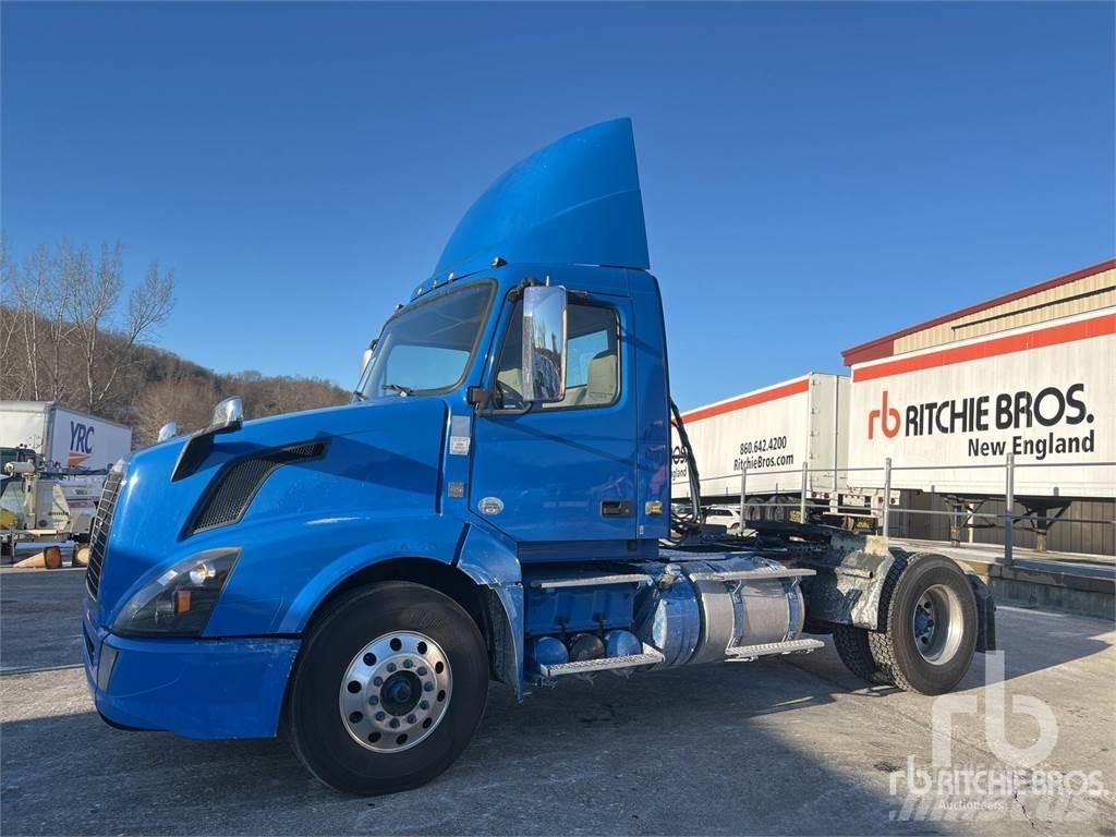 Volvo VNL300 Влекачи