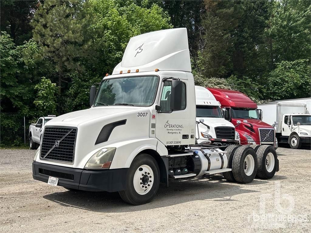 Volvo VNL300 Влекачи