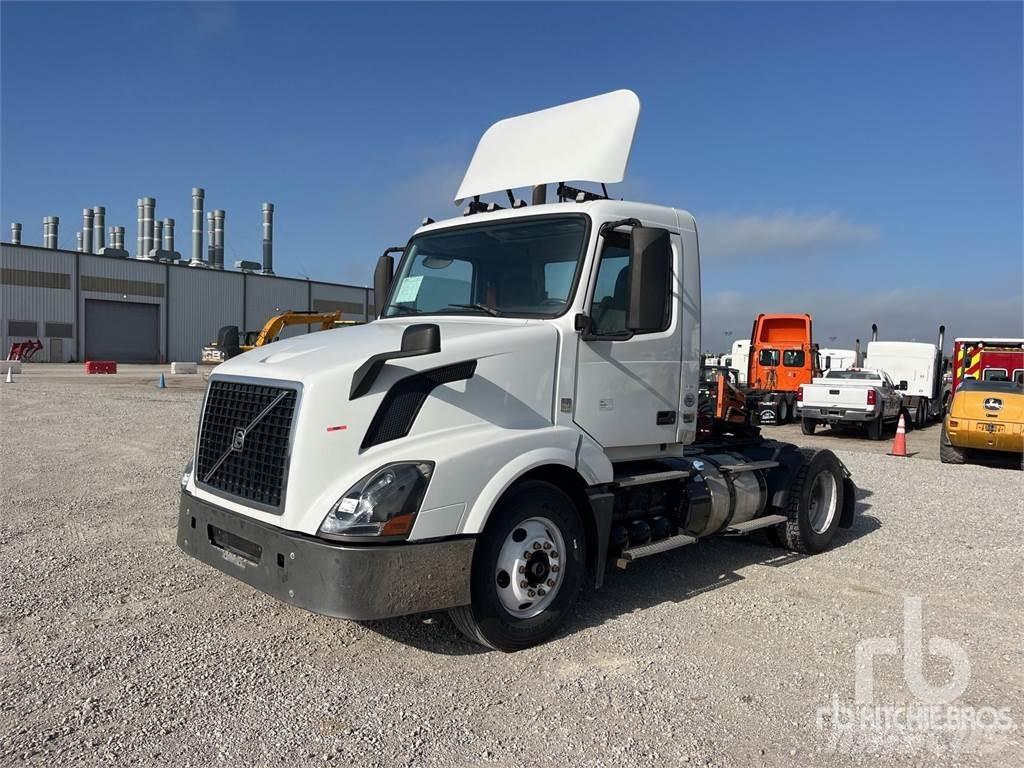 Volvo VNL300 Влекачи