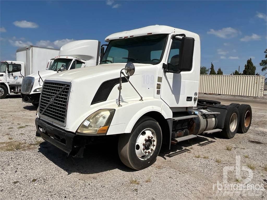 Volvo VNL300 Влекачи