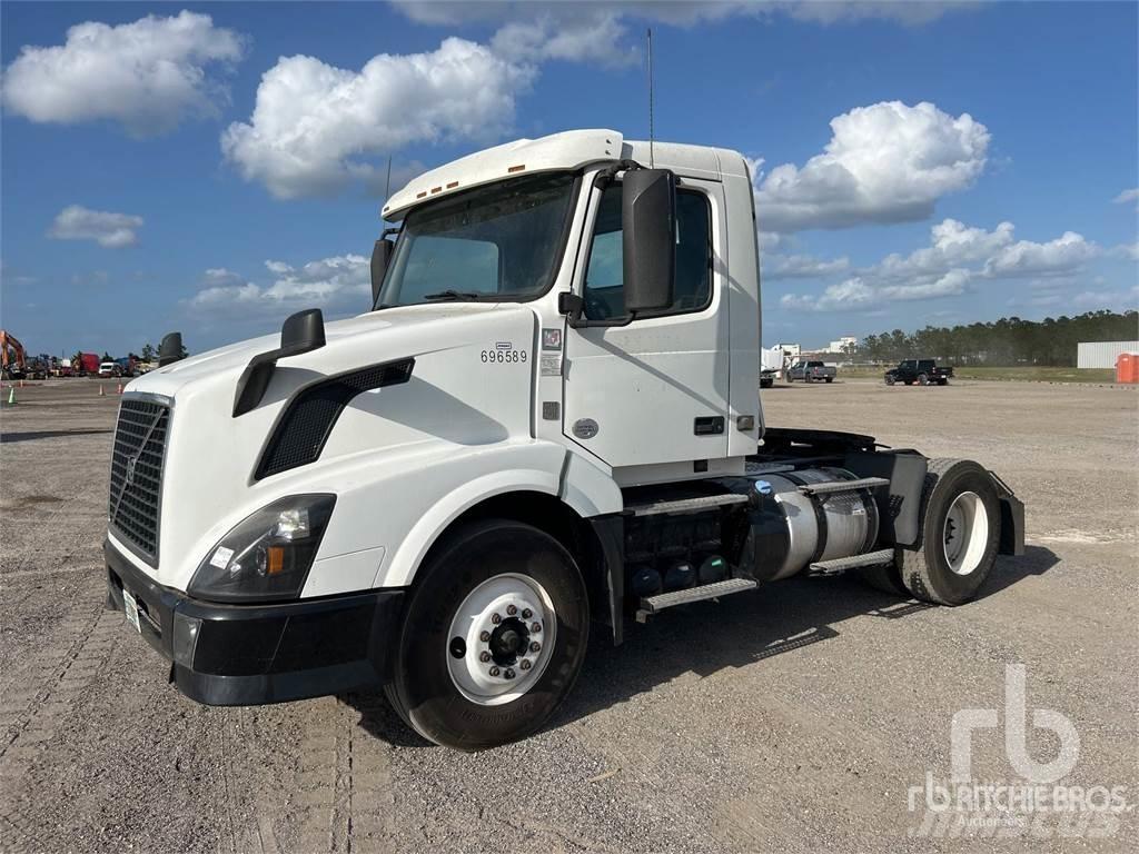 Volvo VNL300 Влекачи