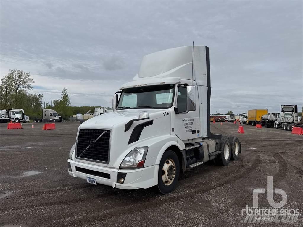 Volvo VNL300 Влекачи