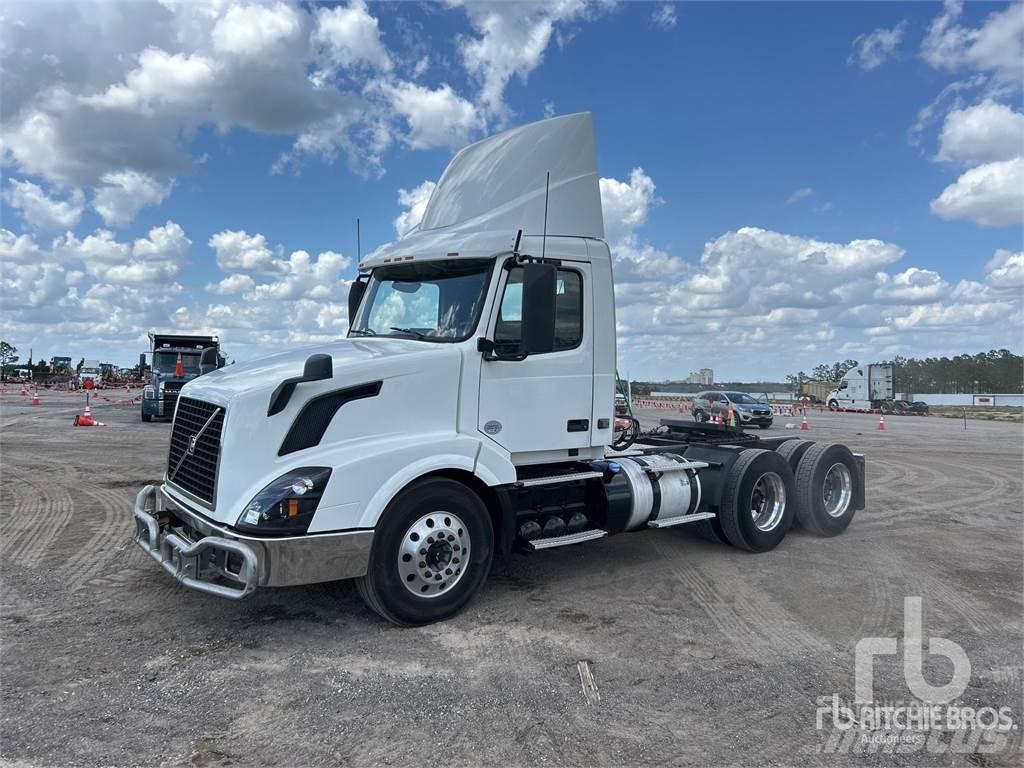 Volvo VNL300 Влекачи