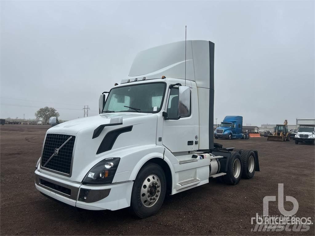 Volvo VNL64 Влекачи
