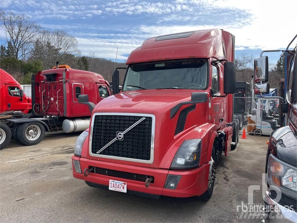 Volvo VNL670 Влекачи