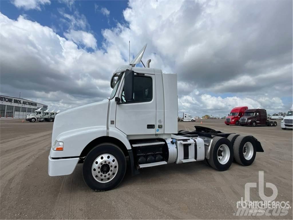 Volvo VNM200 Влекачи