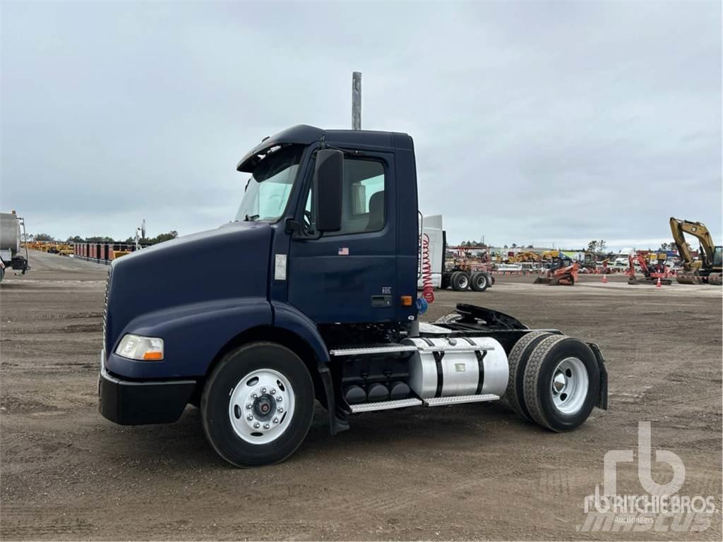 Volvo VNM200 Влекачи