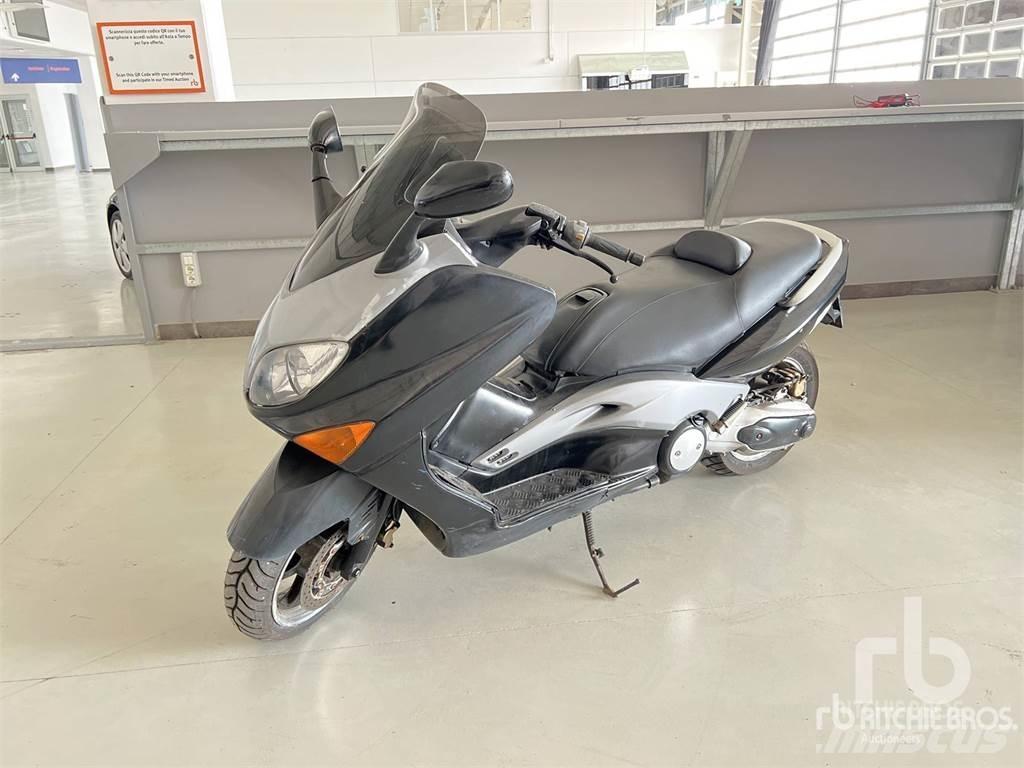 Yamaha TMAX Коли