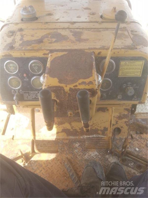 CAT D6D LGP Верижни булдозери
