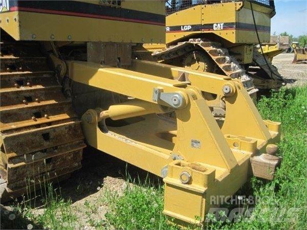 CAT D7H LGP Верижни булдозери
