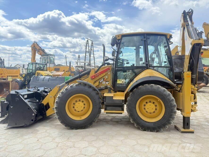 CAT 444F Товарач със заден ексватор