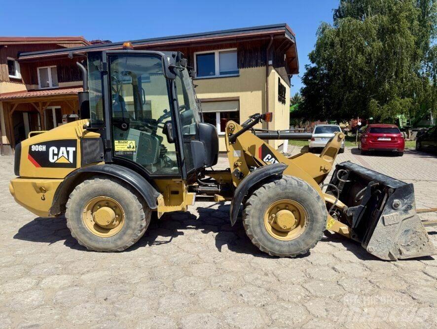 CAT 906H Колесни товарачи