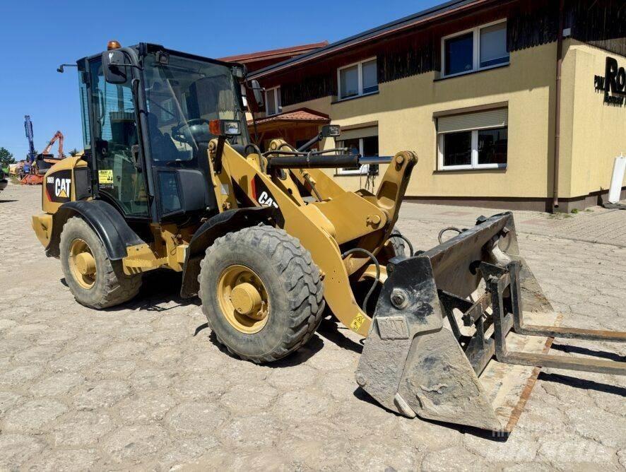 CAT 906H Колесни товарачи